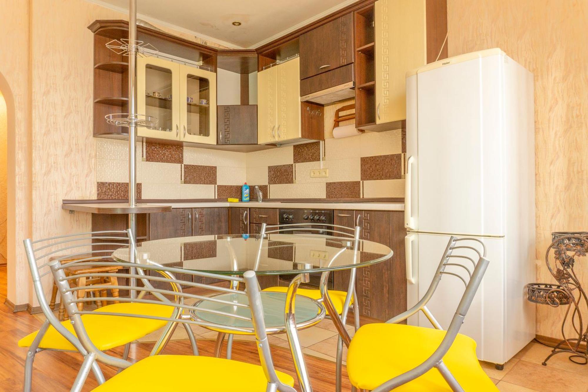 Big Studio Apartment Near River Mall 基輔 外观 照片