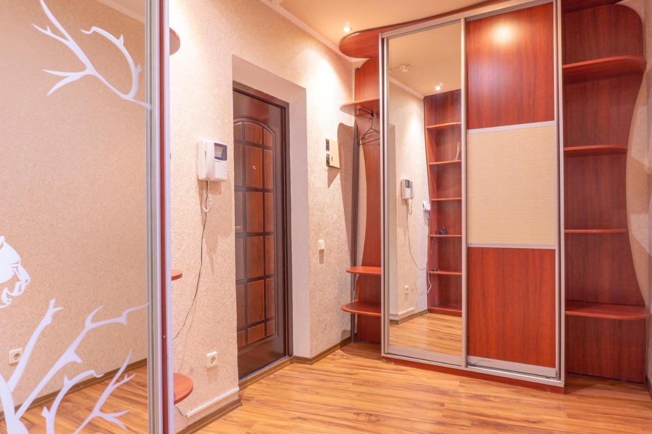 Big Studio Apartment Near River Mall 基輔 外观 照片
