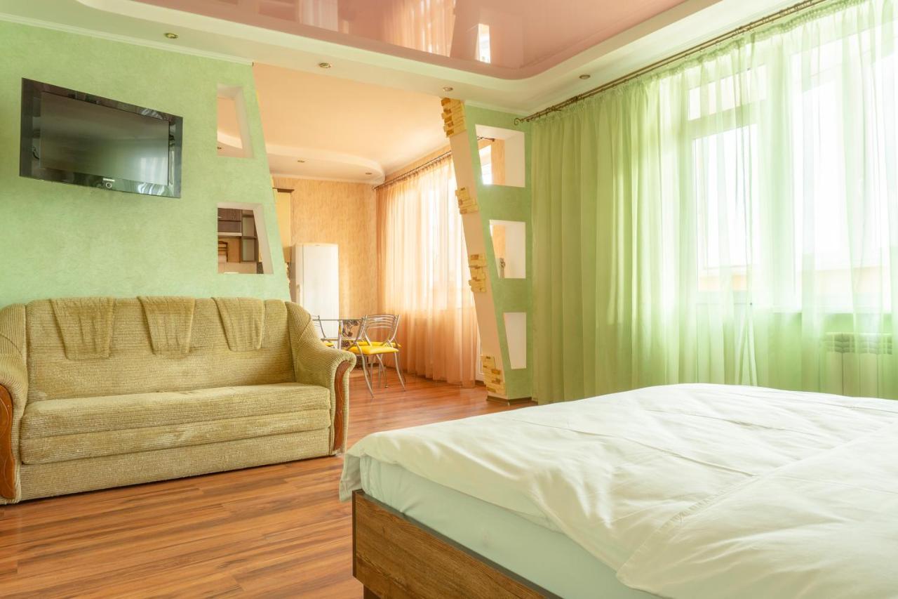 Big Studio Apartment Near River Mall 基輔 外观 照片