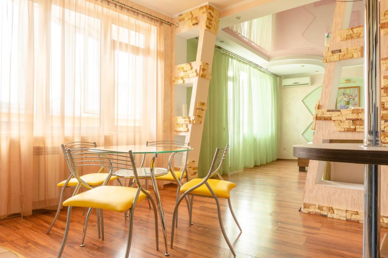 Big Studio Apartment Near River Mall 基輔 外观 照片